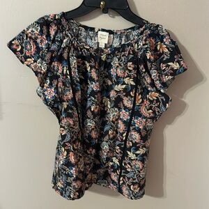 Roan&Ryan flutter sleeve blouse